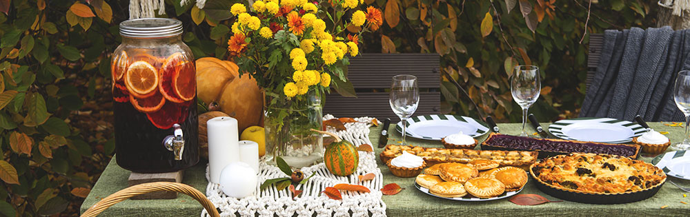 autumn table food outside