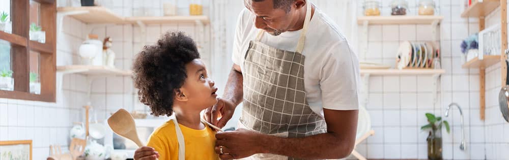 dad son cooking